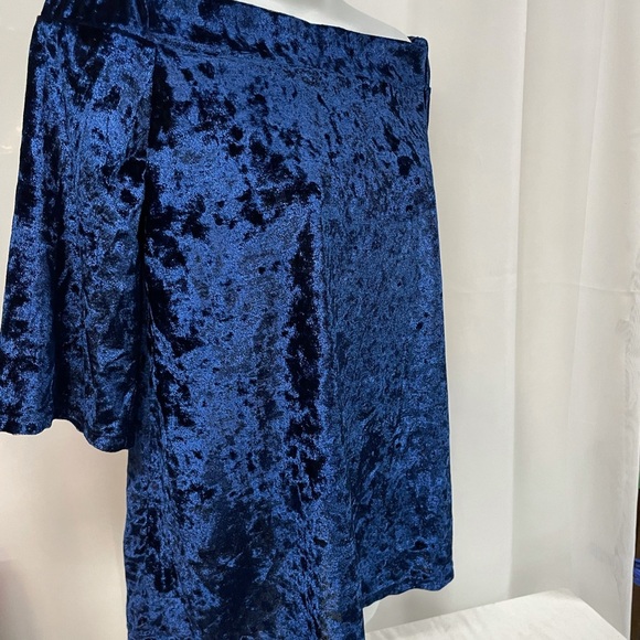 Blue Velvet off the shoulders unbranded L-XL Never Worn - Picture 4 of 7